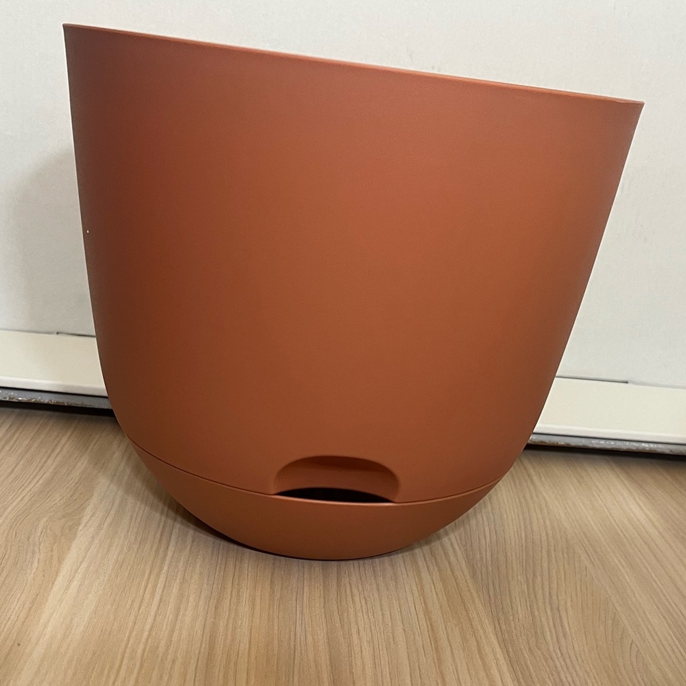 Room Essentials Self Watering Plastic Indoor Outdoor Planters Rust 8x8 Inch New - Picture 7 of 8